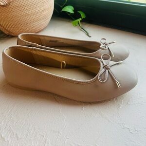 Rockport Campbell Elegant Cream Round Toe Ballet Flats Size 10 Wide